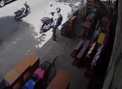 Thanh niên trộm tượng 'Phúc-Lộc-Thọ' trong tháng cô hồn