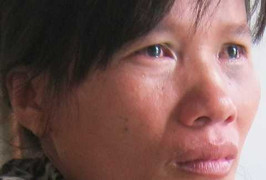 Rơi nước mắt gia cảnh hai vợ một chồng