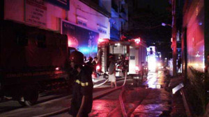 Công ty thực phẩm cháy dữ dội