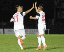 Em họ Văn Quyến thăng hoa, U19 Việt Nam gặp U21 Thái Lan ở bán kết