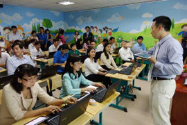 Phải sắm 320.000 máy tính bảng