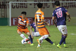 Văn Quyến mờ nhạt, V.Ninh Bình hẹp cửa đi tiếp