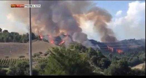 Clip: Chiến đấu cơ Italy đâm nhau trên không