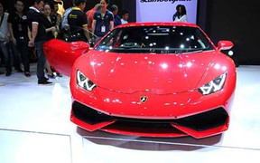 Lamborghini Huracan ra mắt giá 785.000 USD