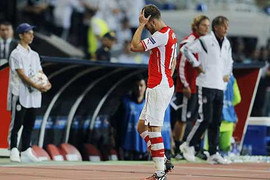 Ramsey bị đuổi, Arsenal hút chết ở Thổ Nhĩ Kỳ