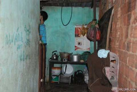 Nhân viên Sacombank treo cổ ở... nhà hàng xóm