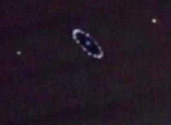 Lại xuất hiện đĩa bay trên bầu trời nước Mỹ