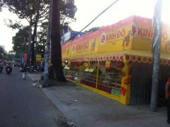 Bánh trung thu 'đại náo' vỉa hè Sài Gòn