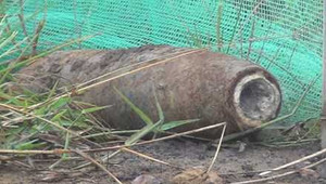 TPHCM: Bom vứt ven đường, người dân nơm nớp lo sợ