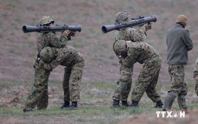 Quân đội Nhật Bản tập trận bắn đạn thật