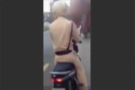 Clip: Con vi phạm luật giao thông, bố xông ra cãi cùn cảnh sát