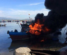 Tàu chở dầu phát nổ: Chưa bao giờ tang thương đến thế