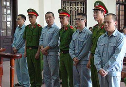 Xét xử 4 'đại gia Trung Quốc ' vào Việt Nam lừa đảo