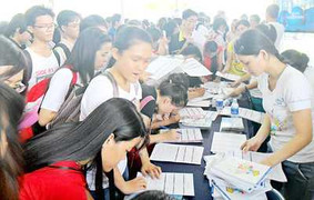 Tìm việc làm thêm, sinh viên liên tiếp bị lừa