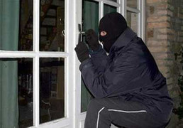 Liều lĩnh vào trại giam Bộ Công an trộm Iphone 5S