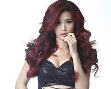 Đông Nhi bị cắt tiết mục vì mặc hở hang