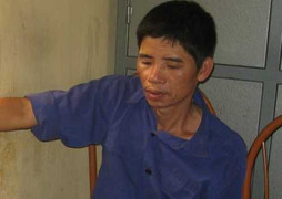 Xay lúa gây bụi, dùng xẻng đánh chết hàng xóm