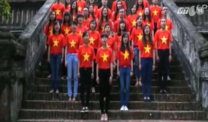 Xúc động MV 'Tổ quốc gọi tên mình' của 132 thủ khoa Hà Nội