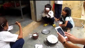 Nghẹn đắng bữa ăn chỉ nồi cơm trắng của học sinh Quảng Ngãi