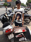 Hà Nội: Thanh niên phê thuốc, 'thích' mang dao ra đường