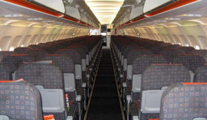 Phát ra mùi khó chịu, công dân Pháp bị đuổi khỏi máy bay