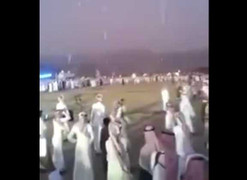 Sốc với màn tiêu khiển độc nhất vô nhị của dân Ả Rập