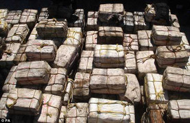 Peru: 3 tấn cocain cất giấu trong tàu chở than
