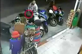 Clip: Kẻ gian móc cốp Vespa trong 5 giây