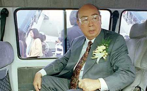 Tỷ phú 'vạn đảo' làm xiêu lòng nhà giàu Việt