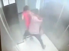 Xuất hiện thủ đoạn cướp trong thang máy