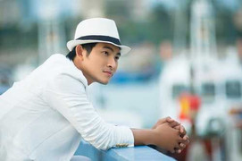 Ca sỹ Nguyễn Hồng Ân hào hứng về trường