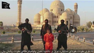 IS liên tiếp tung 2 video hành quyết các tù binh