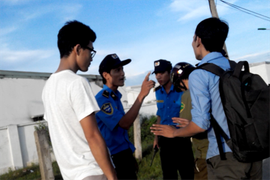 Phóng viên bị đe dọa khi tác nghiệp hiện trường vụ cháy