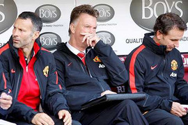 Man Utd khởi đầu chậm chạp: Lỗi không phải Van Gaal