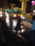 Tranh giành khách, xe ôm cầm gạch ném nhau trên phố