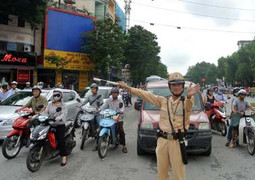 Bất ngờ bỏ lệnh cấm 'cứng' ôtô trên đường Cầu Giấy