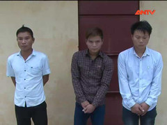 3 thanh niên hung hăng tấn công cảnh sát giao thông