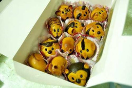 Giá rẻ, nguyên liệu mới lạ, bánh trung thu handmade hút khách