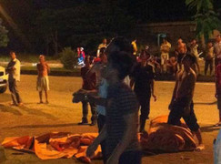 Nam thanh niên nhảy múa hơn 3 giờ trên cột điện