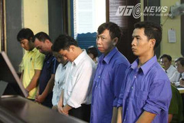 Xử 'tập đoàn' massage kích dục: Những màn tranh luận nảy lửa