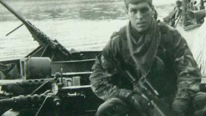 Hành trình hóa phụ nữ của cựu biệt kích SEAL