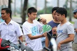 Vé xem U19 Việt Nam: Xin đừng 'hạ nhiệt'