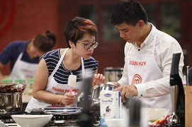 Vua đầu bếp: Khánh Phương lại 'dại trai'