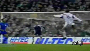 Những khoảnh khắc không tin nổi trong lịch sử bóng đá