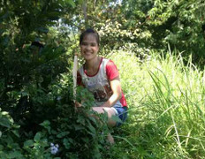 Nữ y tá mang bầu ôm con nhảy sông tự tử