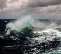 Áp thấp nhiệt đới 'tấn công', miền Bắc có mưa rất to