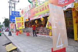 Bánh Trung thu 'mua 1 tặng 4' vẫn ế sưng