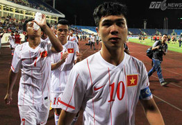 Bầu Đức: 'U19 Việt Nam không được đá bóng vì tiền'