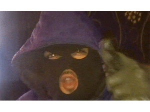 Đang bịt mặt ăn cướp...còn gọi tên nhau!