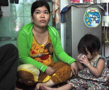 Tột cùng nỗi đau cha mẹ bé 9 tuổi bị rơi cống mất tích